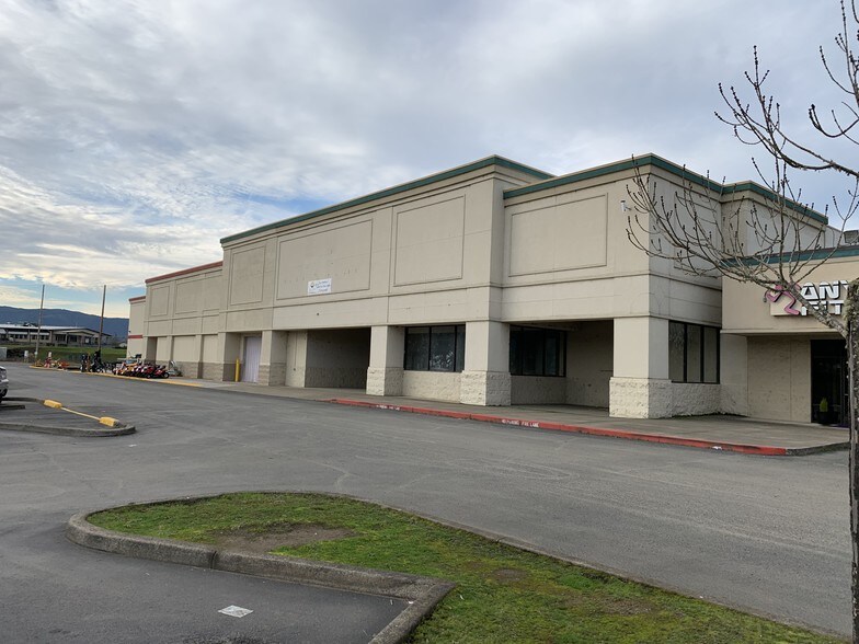328-338 Dakota St, Sutherlin, OR for lease - Building Photo - Image 1 of 23