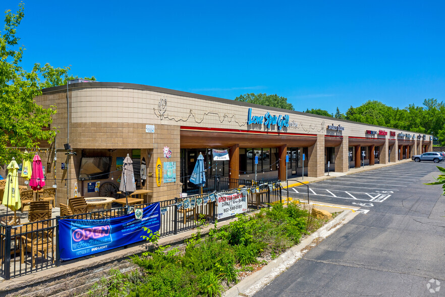 10976-11032 Cedar Lake Rd, Minnetonka, MN for lease - Primary Photo - Image 1 of 7