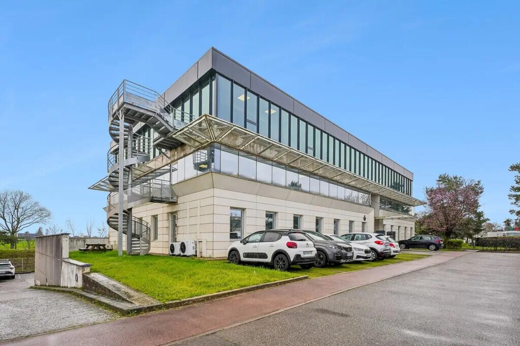 Vente Bureaux 139 m² - Photo 1