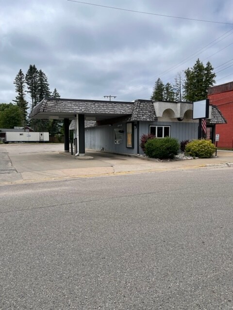 6232 River St, Alanson, MI for sale Building Photo- Image 1 of 1