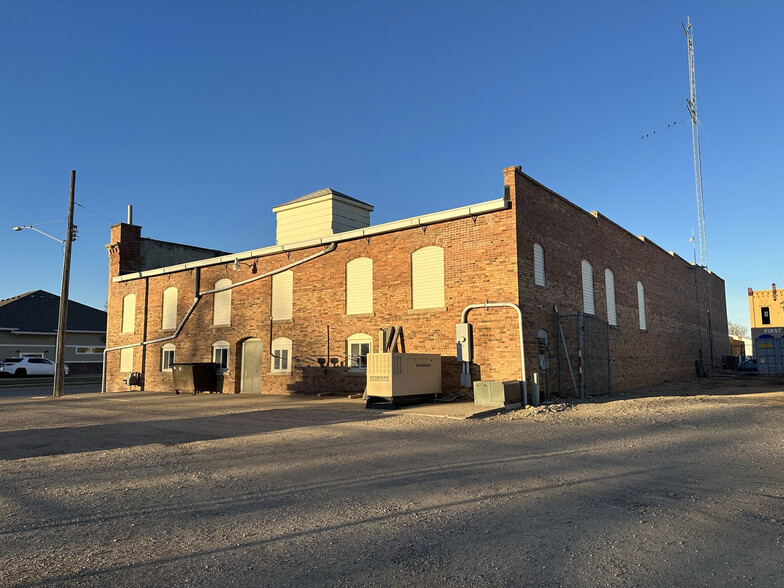 122 W Main St, Elk Point, SD for lease - Building Photo - Image 3 of 18