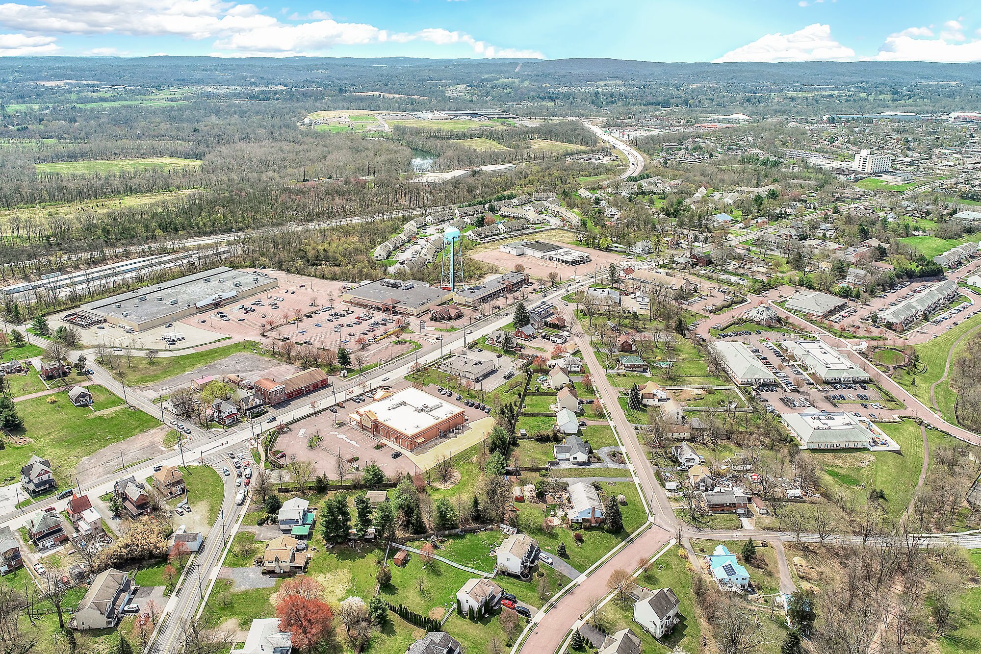 21622190 E High St, Pottstown, PA, 19464 Retail Space For Lease