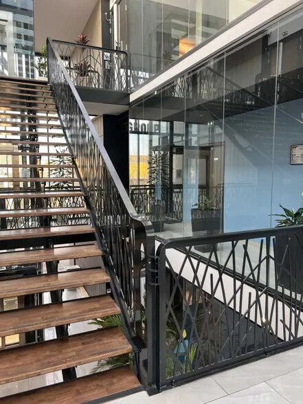 Office in Bussy-Saint-Martin for lease - Interior Photo - Image 2 of 10