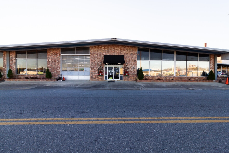 512 Tift Ave S, Tifton, GA for sale - Building Photo - Image 1 of 71