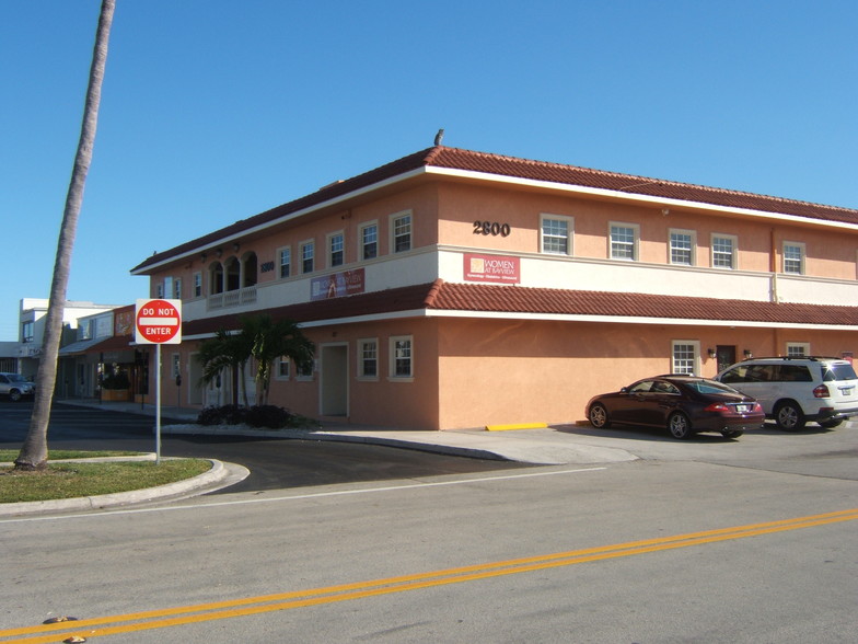 2800 E Commercial Blvd, Fort Lauderdale, FL for lease - Building Photo - Image 1 of 1