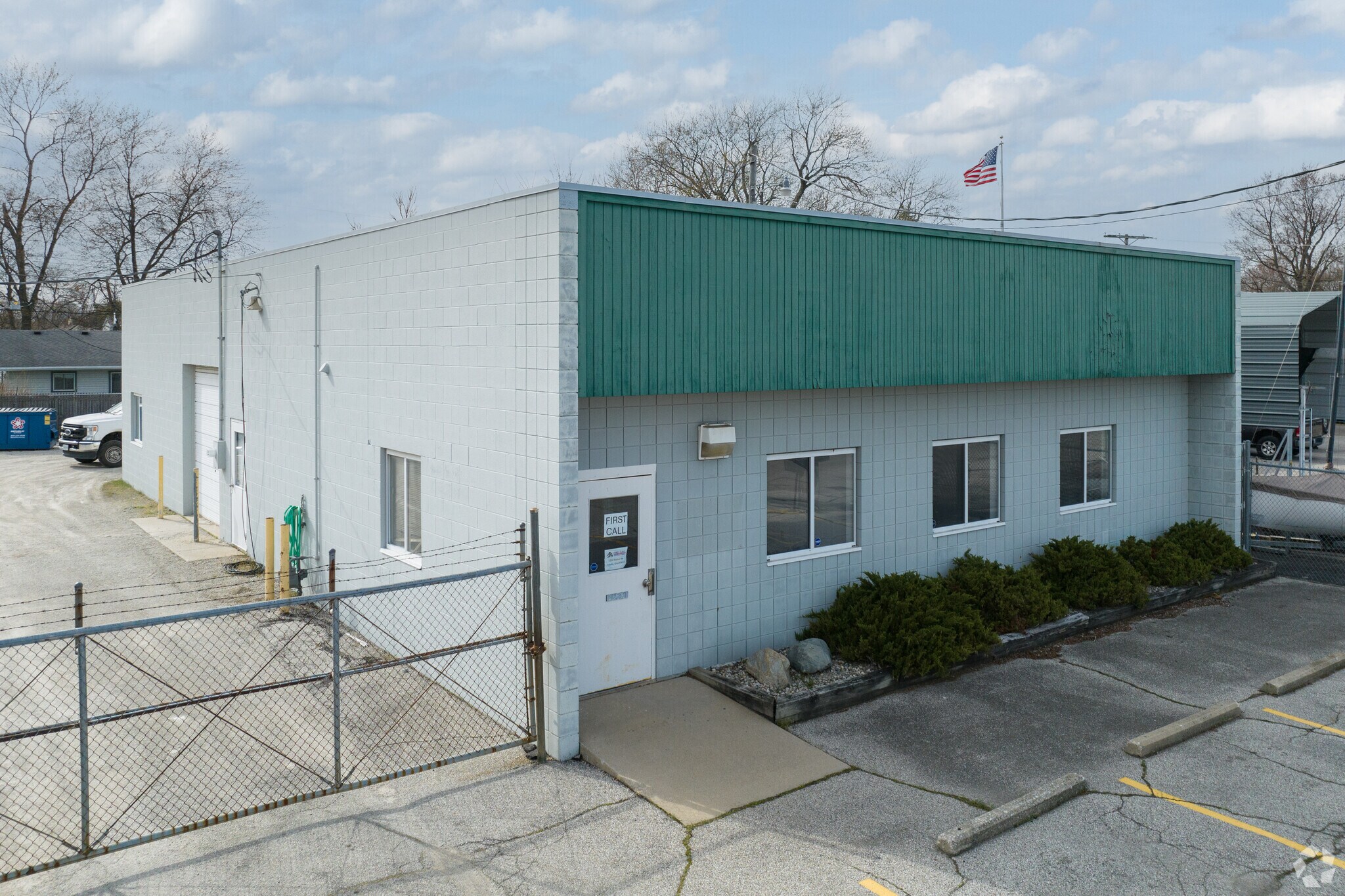 5239 Tractor Rd, Toledo, OH for sale Primary Photo- Image 1 of 1
