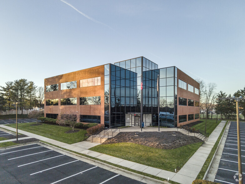 13000 Harbor Center Dr, Woodbridge, VA for lease - Primary Photo - Image 1 of 22