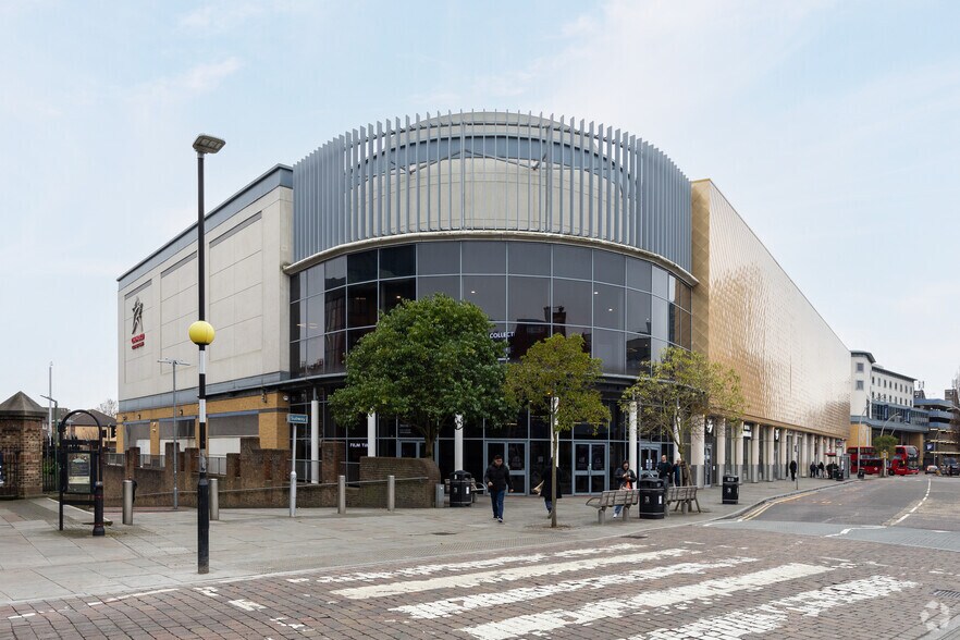 Clements Rd, Ilford for sale - Primary Photo - Image 1 of 1