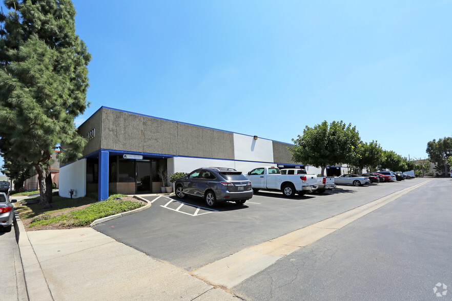 1220 Pioneer St, Brea, CA for lease - Building Photo - Image 1 of 8