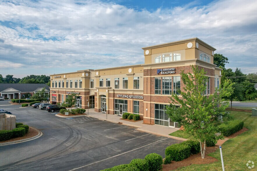 10211-10215 Prosperity Park Dr, Charlotte, NC for lease - Building Photo - Image 2 of 5