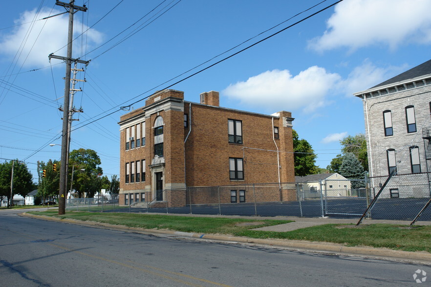 1925 Barker St, Sandusky, OH for sale - Primary Photo - Image 1 of 1