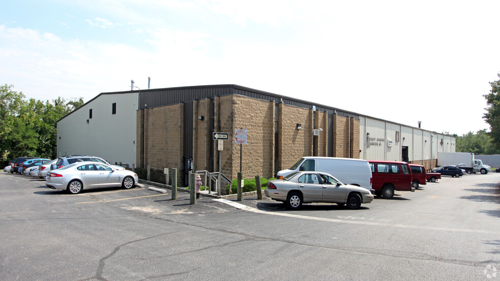 6101 Robinwood Rd, Baltimore, MD for lease - Building Photo - Image 1 of 7