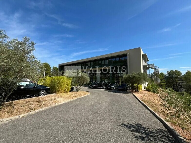 Office in Aix-en-Provence for lease - Building Photo - Image 3 of 18