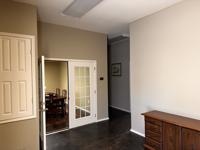 34 29th St, Gulfport, MS for lease - Interior Photo - Image 3 of 9