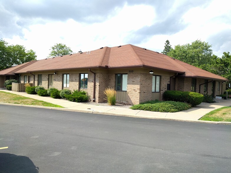 900 Westfall Rd, Rochester, NY 14618