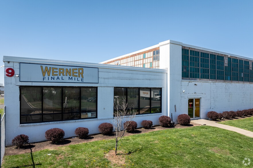 9 Finderne Ave, Bridgewater, NJ for lease - Building Photo - Image 3 of 8