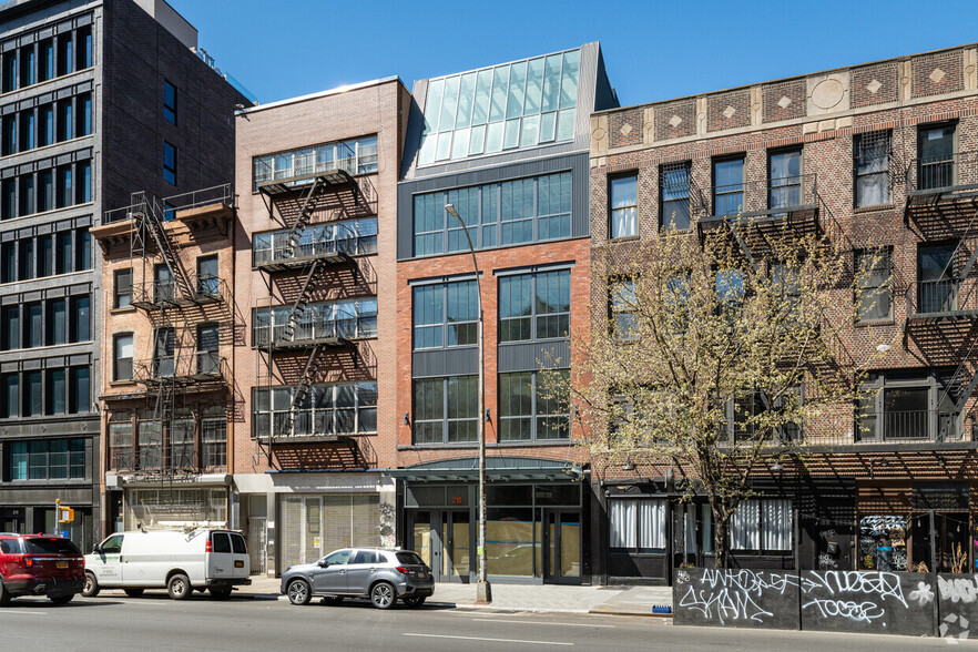 216 Bowery, New York, NY for lease - Primary Photo - Image 1 of 9