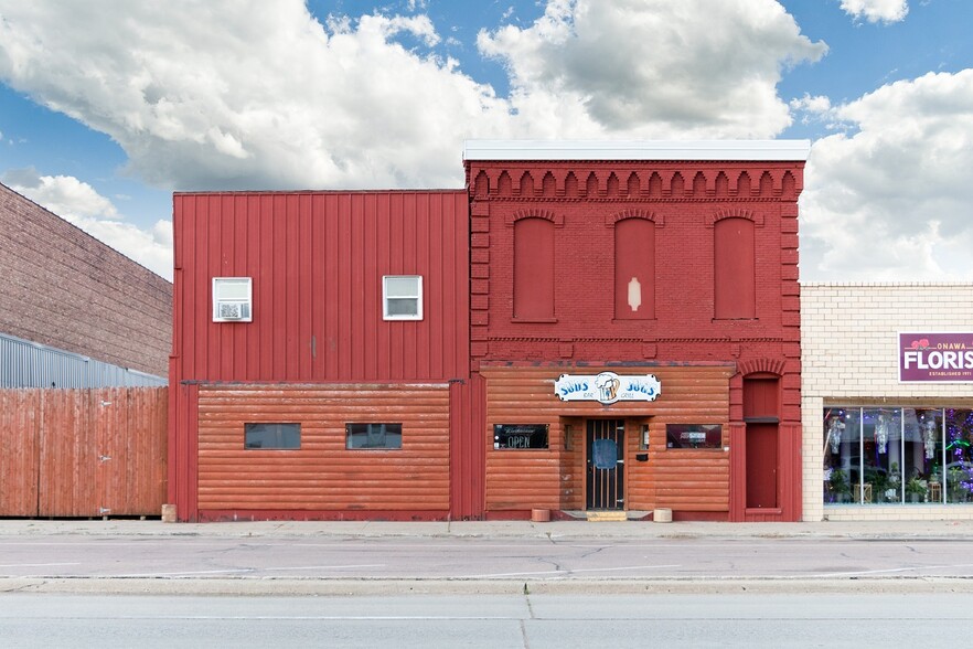 807 Iowa Ave, Onawa, IA for sale - Primary Photo - Image 1 of 1