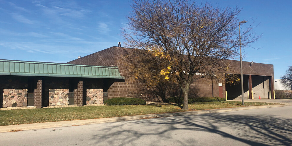 1400 Greenleaf Ave, Elk Grove Village, IL for sale - Building Photo - Image 2 of 2