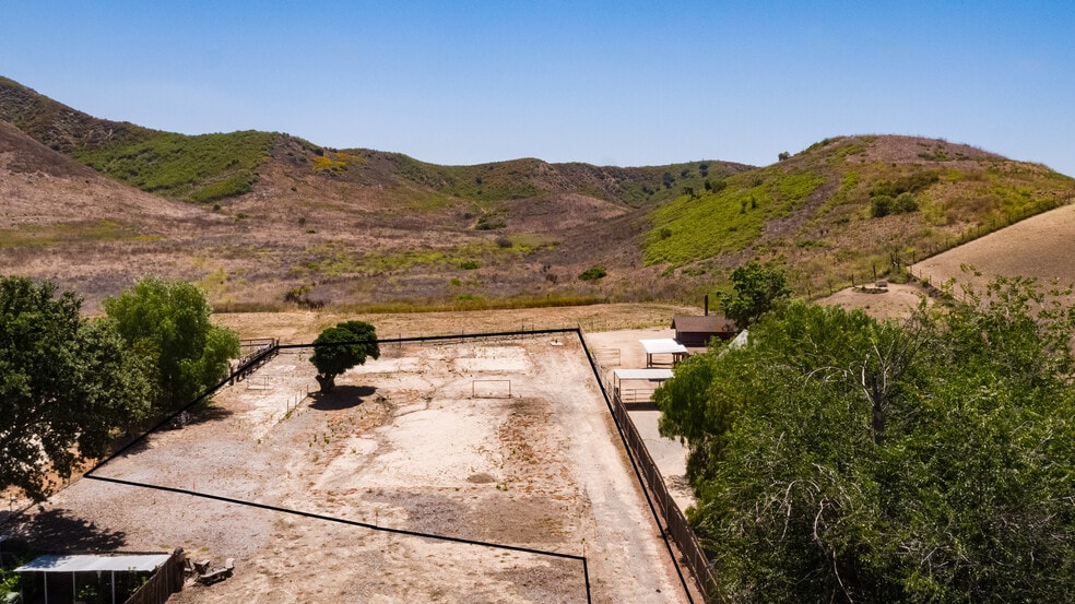 5324 Chesebro Rd, Agoura Hills, CA for sale - Building Photo - Image 3 of 7
