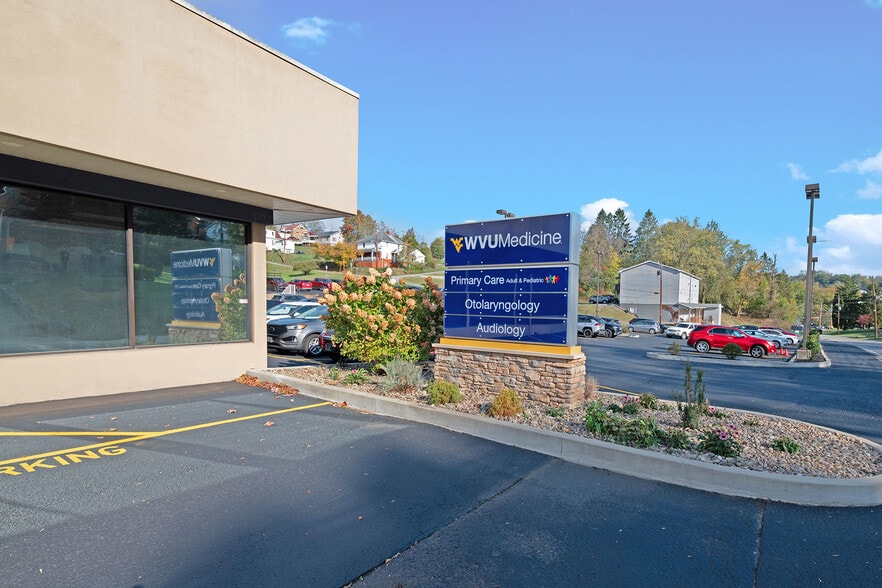 1377 Locust Ave, Fairmont, WV for sale - Building Photo - Image 2 of 6