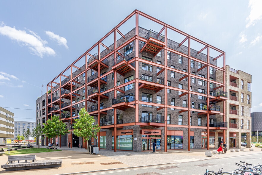 Waterden Rd, London for lease - Building Photo - Image 1 of 10