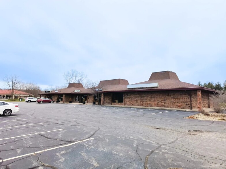 8111 E 109th Ave, Crown Point, IN for lease - Building Photo - Image 1 of 7