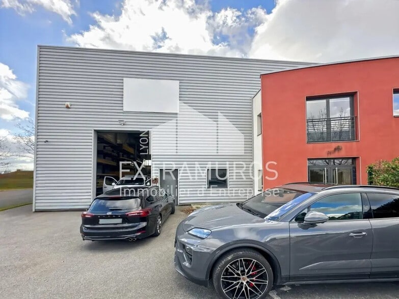 Flex in Saint-Genis-les-Ollières for sale - Building Photo - Image 2 of 13