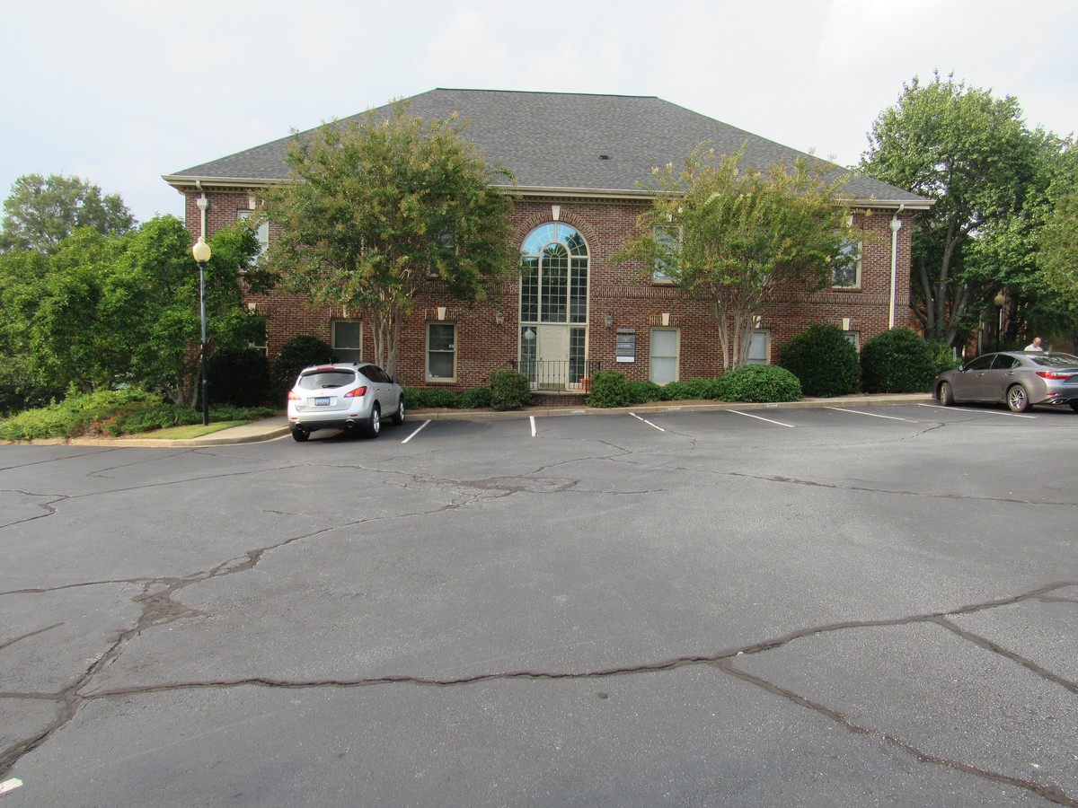 109 Laurens Rd, Greenville, SC 29607