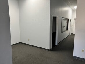 2439 E Union Hills Dr, Phoenix, AZ for lease Building Photo- Image 2 of 5