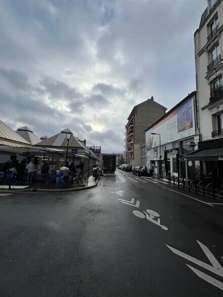 Retail in Boulogne-Billancourt for lease - Building Photo - Image 1 of 2