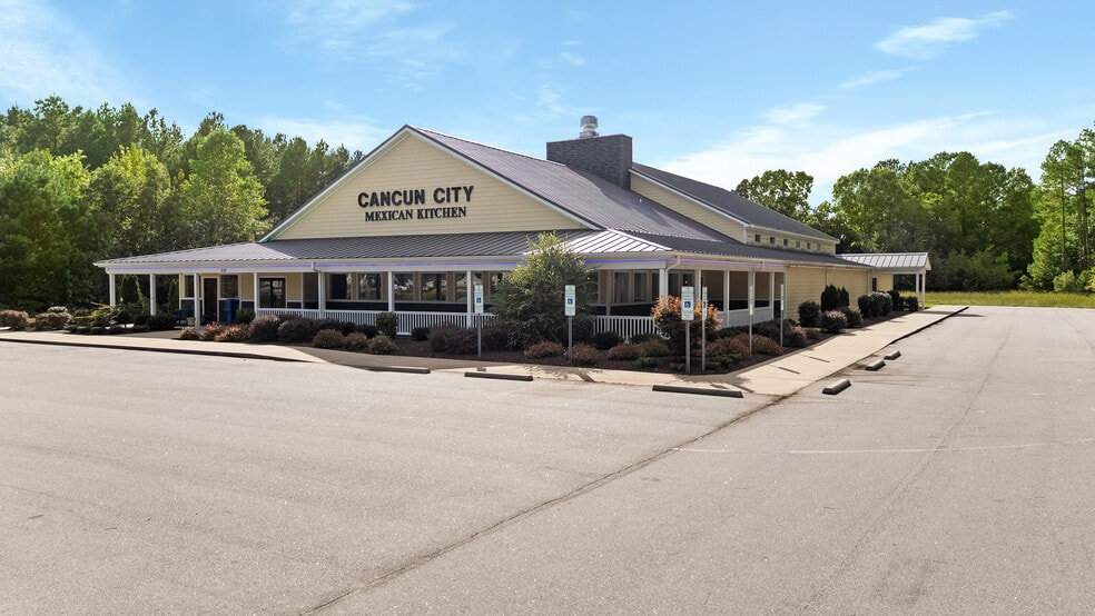 235 N Mosby Ave, Littleton, NC for sale - Building Photo - Image 3 of 47