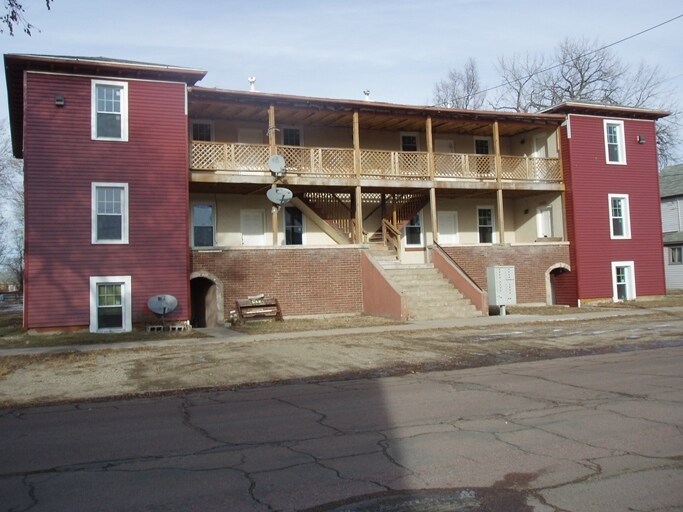 255 2nd St SW, Huron, SD for sale Primary Photo- Image 1 of 1