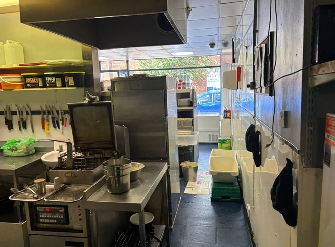 337, 341 & 343 Beersbridge Road portfolio of 3 properties for sale on LoopNet.com - Interior Photo - Image 2 of 11