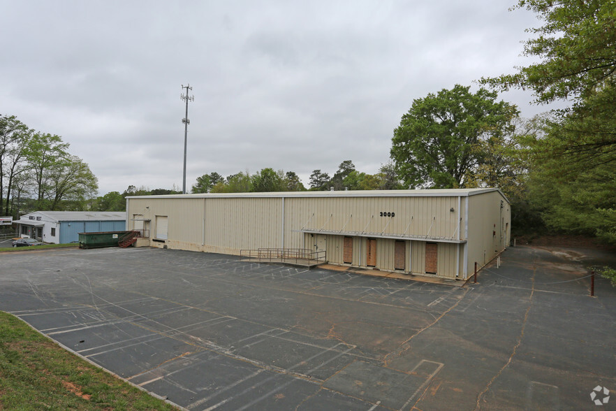 3000 N Decatur Rd, Decatur, GA for lease - Primary Photo - Image 1 of 2