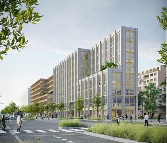 Office in Rouen for lease - Building Photo - Image 2 of 4