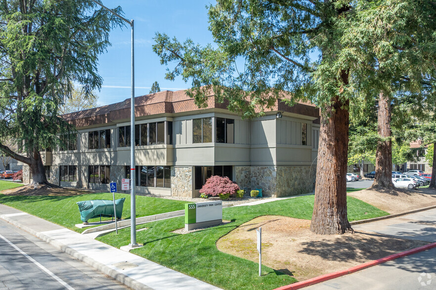 555 University Ave, Sacramento, CA for lease - Primary Photo - Image 1 of 16