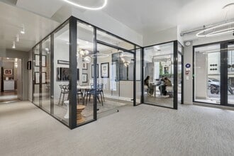 14 Rue Léonard De Vinci, Paris for lease Interior Photo- Image 1 of 7