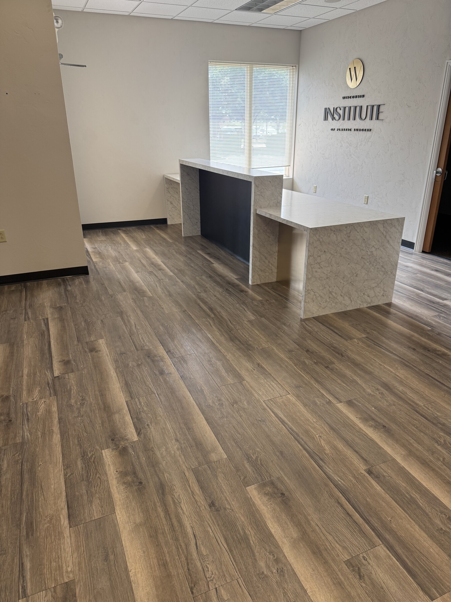 2700 E Enterprise Ave, Appleton, WI for lease Interior Photo- Image 1 of 5