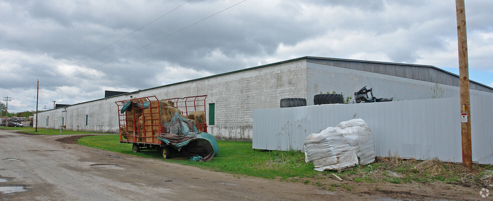 1266 Velp Ave, Green Bay, WI for lease - Building Photo - Image 3 of 4