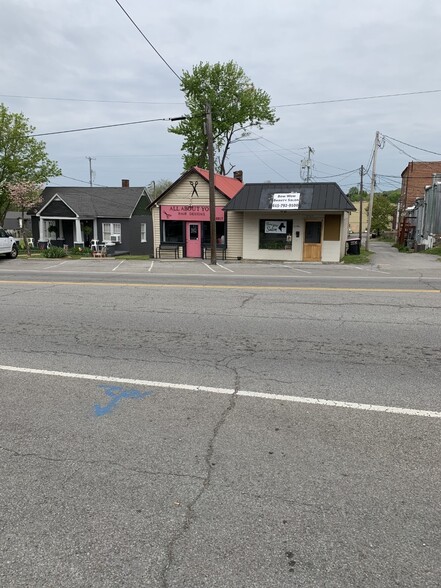 101-109 Cumberland St, Ashland City, TN for sale - Building Photo - Image 2 of 5