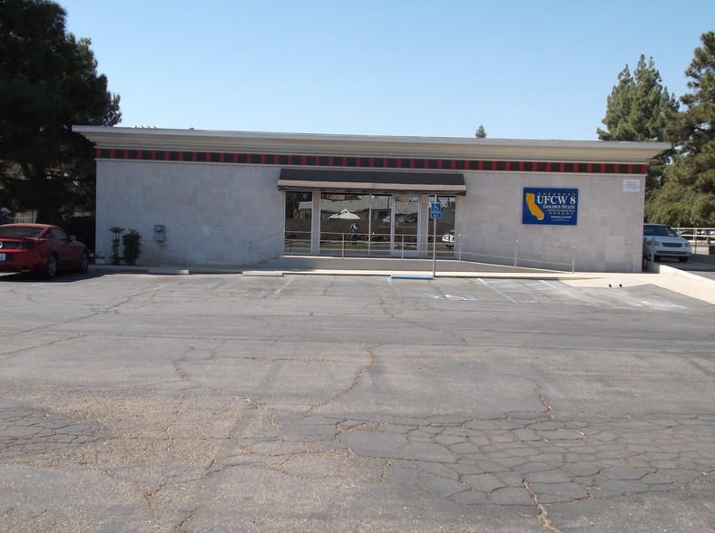 900 Airport Dr, Bakersfield, CA for sale - Primary Photo - Image 1 of 1