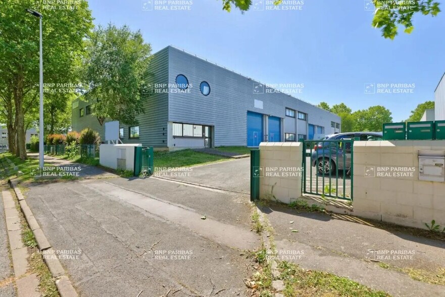 Flex in Collégien for lease - Building Photo - Image 3 of 3