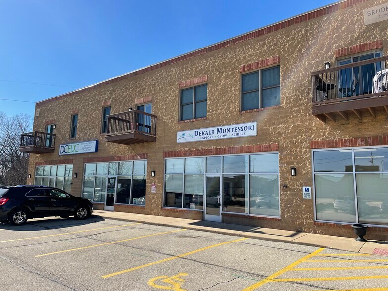 2179 Sycamore Rd, Dekalb, IL for sale - Building Photo - Image 1 of 1