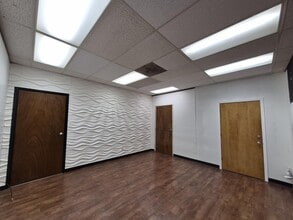 2500 W Broad St, Athens, GA for lease Interior Photo- Image 2 of 3