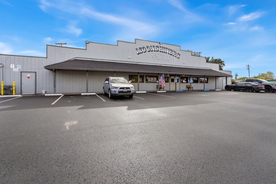 5861 Feather River Blvd, Olivehurst, CA for sale - Building Photo - Image 1 of 9