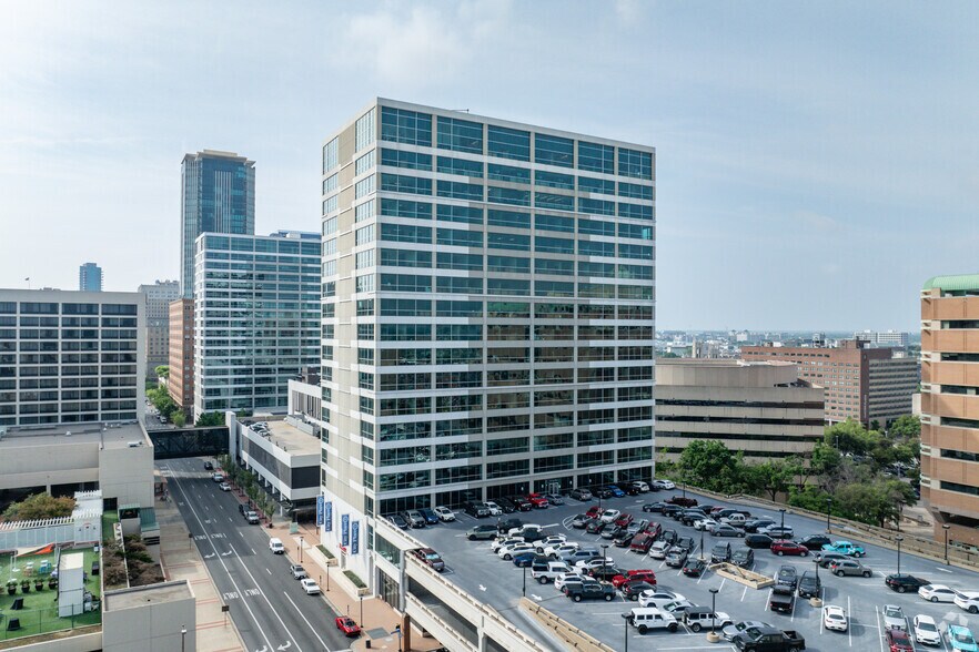 100 Throckmorton St, Fort Worth, TX 76102 Two City Place