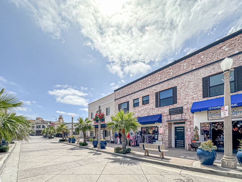 303 Main St, Newport Beach, CA for lease - Building Photo - Image 3 of 15