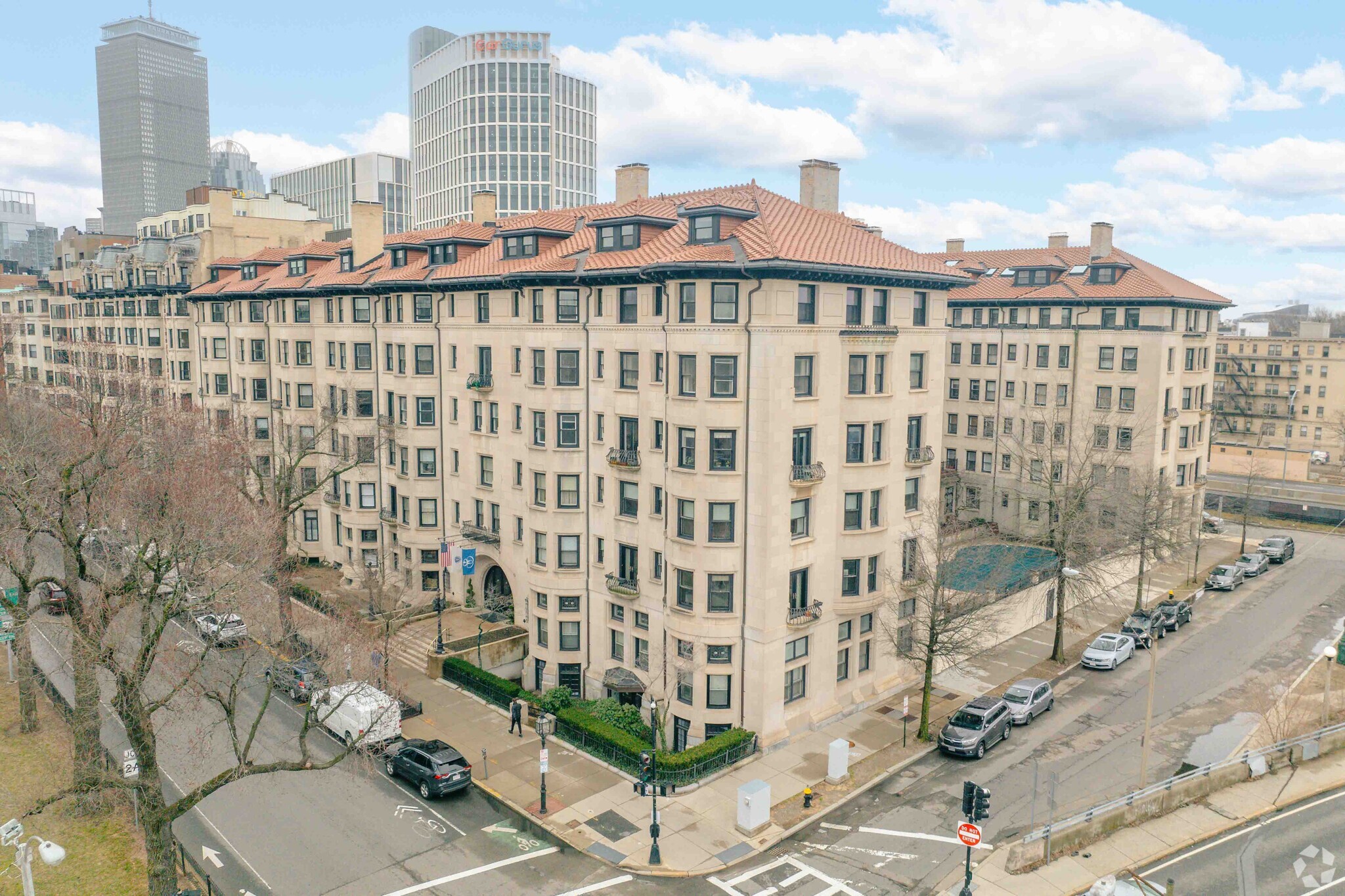 400 Commonwealth Ave, Boston, MA for sale Primary Photo- Image 1 of 28