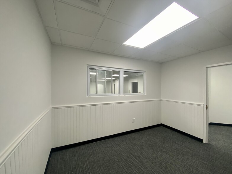 518 Rockaway Ave, Valley Stream, NY for lease - Interior Photo - Image 3 of 9